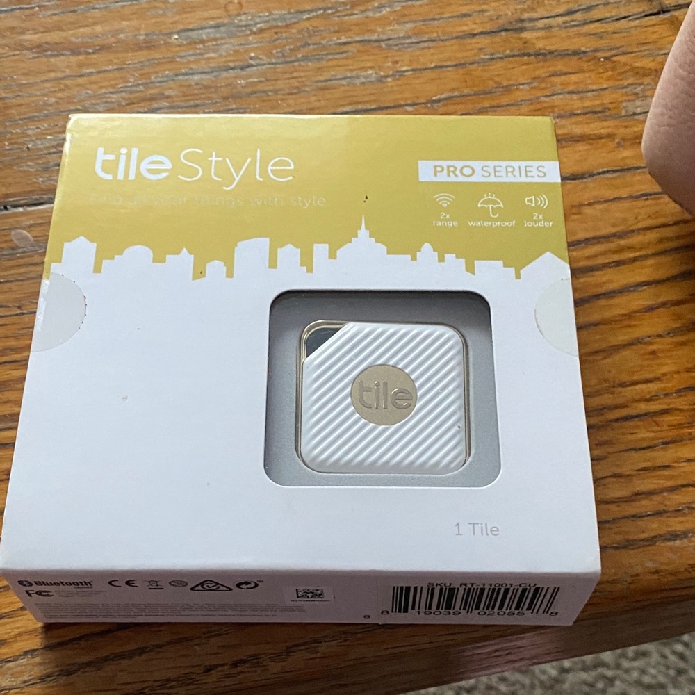 Tile Style Pro Series Bluetooth Tracker